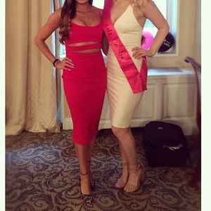 BOOHOO NIGHT red midi dress